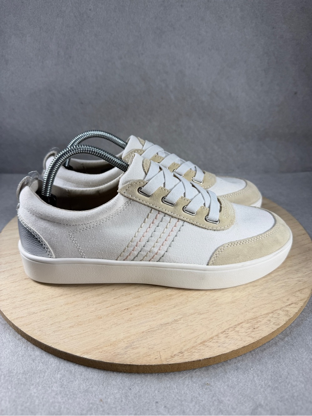 Revitalign Canvas Platform Sneaker Beige Suede Low Top Women Size 10 Wide 40.5